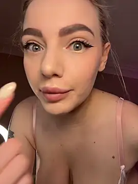 Snapshot of HugeBoobsAlice chatting on 03-26-26, 05:06 HugeBoobsAlice online show from 03-26-26, 05:06