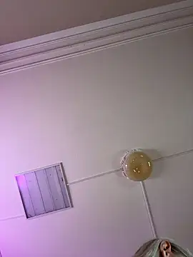 Snapshot of HugeBoobsAlice chatting on 03-14-26, 05:13 HugeBoobsAlice online show from 03-14-26, 05:13