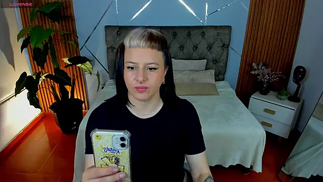 camilaa lux online show from 11-10-25, 11:15