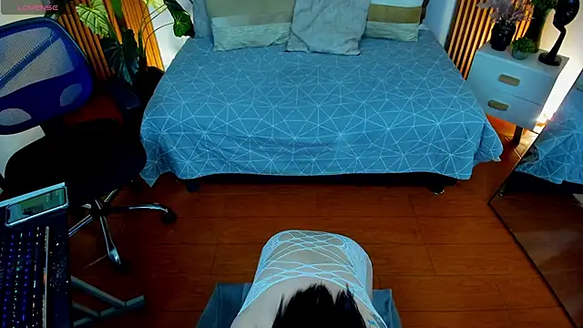 camilaa lux online show from 10-31-25, 10:45