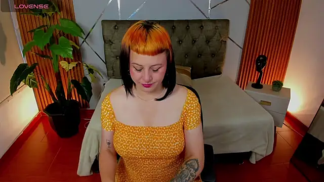 camilaa lux online show from 02-06-26, 12:45