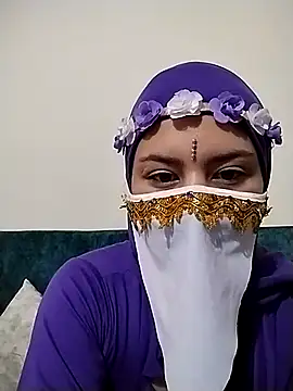 caroline peed online show from 10-24-25, 12:04