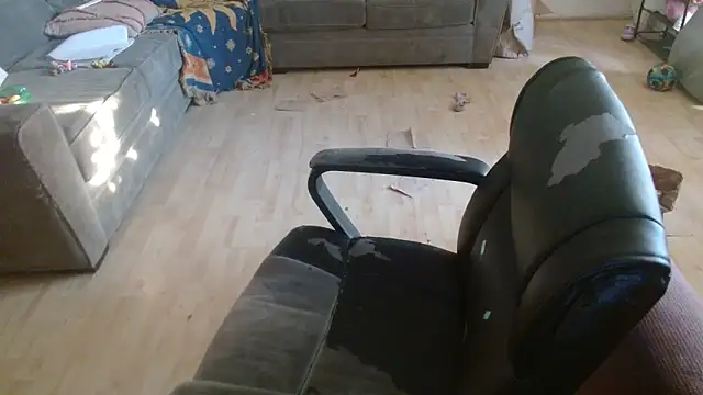 stacybanks online show from 12-20-25, 01:03