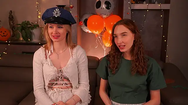 MarisLopaz online show from 11-02-25, 03:22