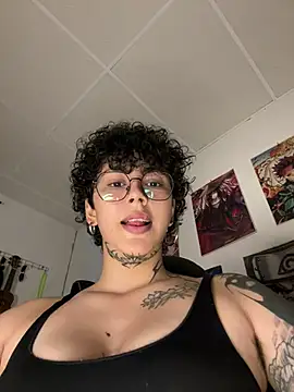 Snapshot of Abby_Evanns1 chatting on 05-19-26, 02:46 Abby Evanns1 online show from 05-19-26, 02:46