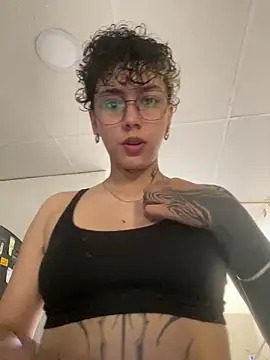 Snapshot of Abby_Evanns1 chatting on 02-05-26, 02:35 Abby Evanns1 online show from 02-05-26, 02:35