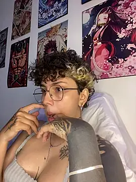 Snapshot of Abby_Evanns1 chatting on 02-07-26, 05:10 Abby Evanns1 online show from 02-07-26, 05:10