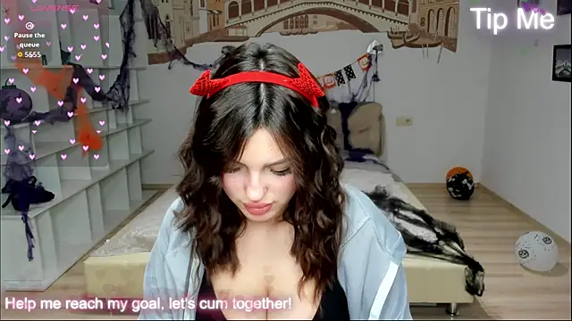 KittyShenson online show from 10-31-25, 01:08