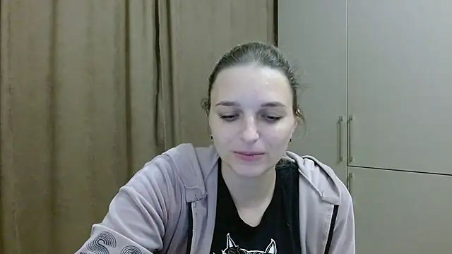 ElisSky301 online show from 10-22-25, 09:57