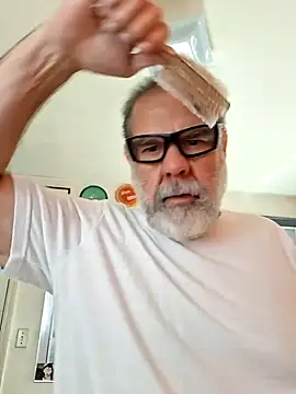 Snapshot of pena633 chatting on 05-13-26, 01:29 pena633 online show from 05-13-26, 01:29