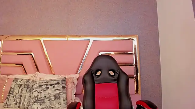 Britanny-Jhonsons online show from 12-23-25, 02:22