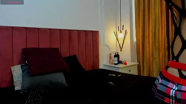 Celina Kyle1 online show from 10-30-25, 08:17