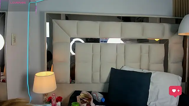 AnguelJones online show from 12-04-25, 04:22