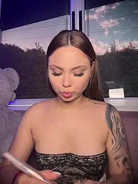 Beella1  online show from 11-22-25, 11:31