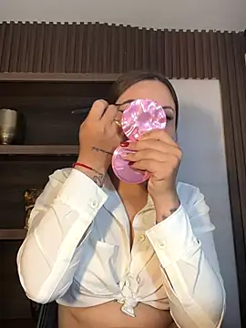 Beella1  online show from 10-31-25, 10:01