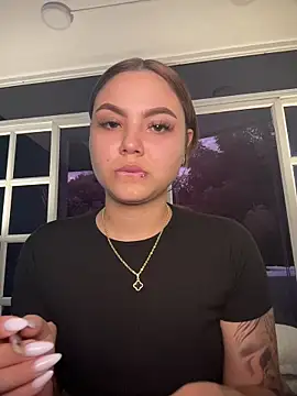 Beella1  online show from 11-29-25, 11:54