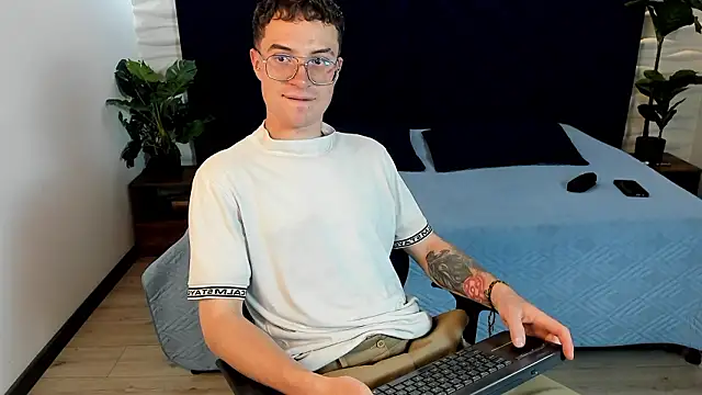 Lil James online show from 02-13-26, 08:42