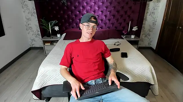 Snapshot of Lil_James chatting on 06-01-26, 08:08 Lil James online show from 06-01-26, 08:08