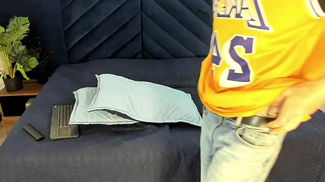 Lil James online show from 11-30-25, 08:09