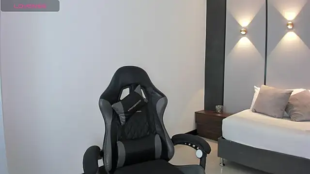 mia collins96 online show from 02-18-26, 02:42