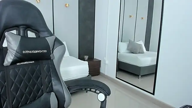 mia collins96 online show from 03-01-26, 02:22