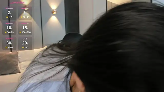 mia collins96 online show from 04-07-26, 02:35