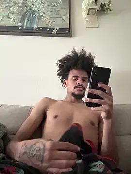 Snapshot of Mrmakeherwet_Tez chatting on 02-24-26, 04:41 Mrmakeherwet Tez online show from 02-24-26, 04:41