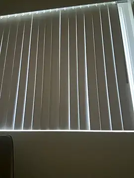 Snapshot of Mrmakeherwet_Tez chatting on 10-22-25, 04:39 Mrmakeherwet Tez online show from 10-22-25, 04:39