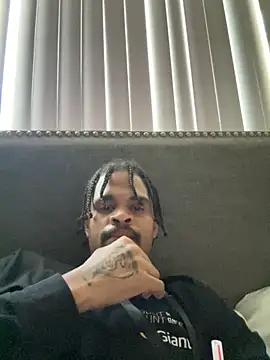 Snapshot of Mrmakeherwet_Tez chatting on 10-24-25, 09:25 Mrmakeherwet Tez online show from 10-24-25, 09:25