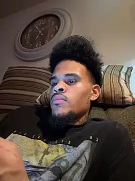 Snapshot of Mrmakeherwet_Tez chatting on 03-03-26, 02:51 Mrmakeherwet Tez online show from 03-03-26, 02:51