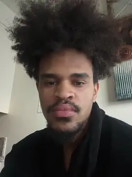 Snapshot of Mrmakeherwet_Tez chatting on 02-05-26, 05:42 Mrmakeherwet Tez online show from 02-05-26, 05:42