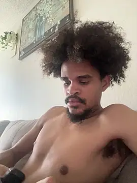 Snapshot of Mrmakeherwet_Tez chatting on 02-25-26, 04:18 Mrmakeherwet Tez online show from 02-25-26, 04:18