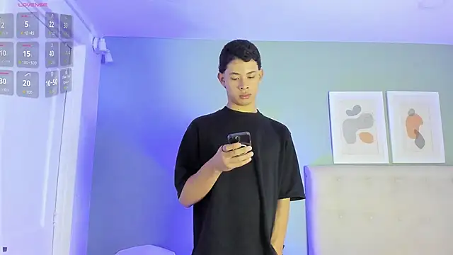 ApoloRicci online show from 02-07-26, 08:06