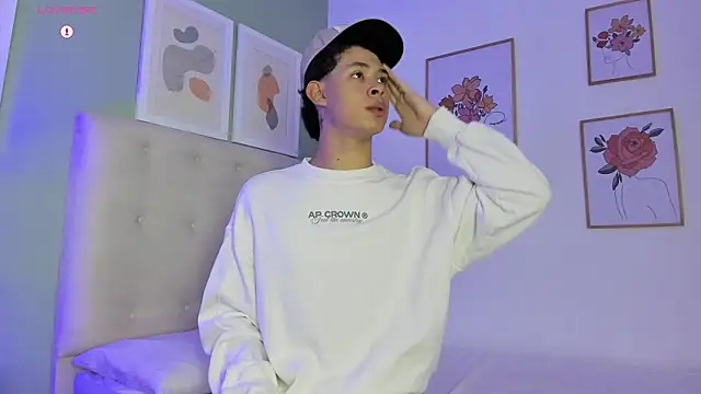 ApoloRicci online show from 02-21-26, 07:49