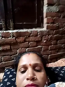 Snapshot of Hot_mona1 chatting on 10-31-25, 04:03 Hot mona1 online show from 10-31-25, 04:03