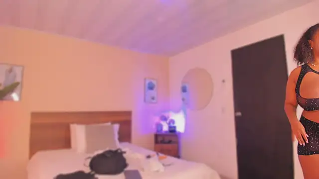 YariRose online show from 12-18-25, 02:10