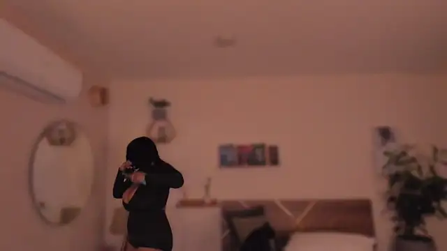 YariRose online show from 02-12-26, 02:06