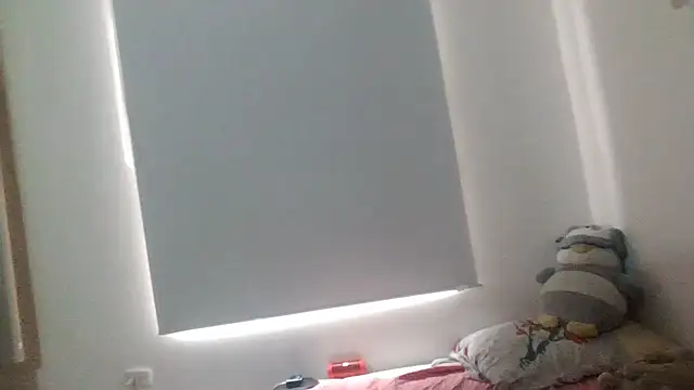 Layla Latina online show from 10-29-25, 07:57