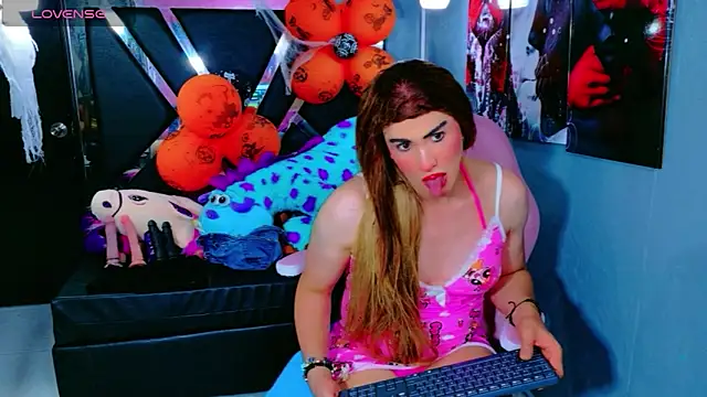 Jennfer Winson online show from 10-26-25, 08:42