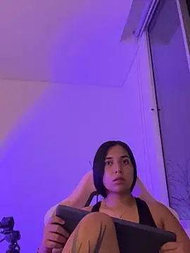 aly nicols online show from 12-20-25, 06:16