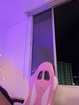 aly nicols online show from 10-28-25, 12:33