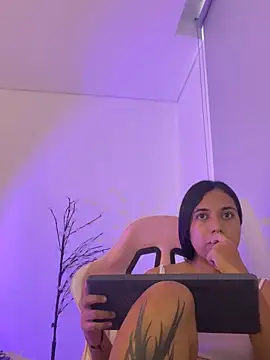 aly nicols online show from 12-20-25, 10:12