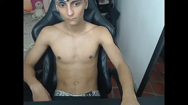 Snapshot of Alejandro_Cutee chatting on 11-08-25, 11:41 Alejandro Cutee online show from 11-08-25, 11:41