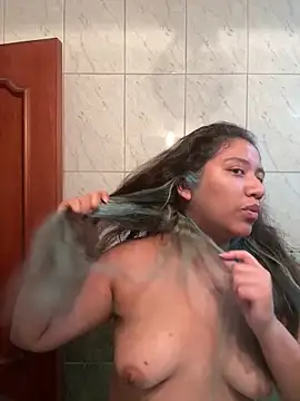 Snapshot of Kmiii21 chatting on 02-12-26, 09:47 Kmiii21 online show from 02-12-26, 09:47