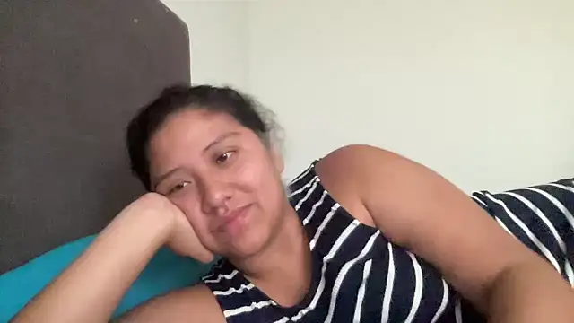 Snapshot of Kmiii21 chatting on 02-18-26, 08:38 Kmiii21 online show from 02-18-26, 08:38