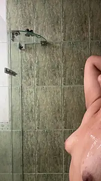 Snapshot of Kmiii21 chatting on 02-25-26, 01:06 Kmiii21 online show from 02-25-26, 01:06