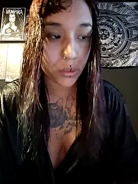 Isis Bathory online show from 11-07-25, 03:05