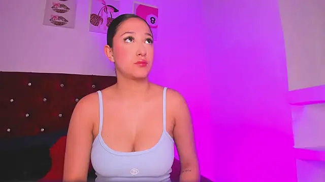 Snapshot of kittymonroe1 chatting on 07-17-26, 04:59 kittymonroe1 online show from 07-17-26, 04:59