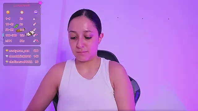 Snapshot of kittymonroe1 chatting on 06-18-26, 06:02 kittymonroe1 online show from 06-18-26, 06:02