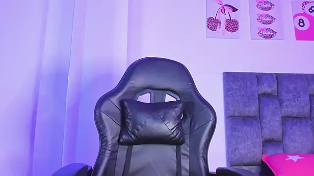 kittymonroe1 online show from 05-24-26, 06:08